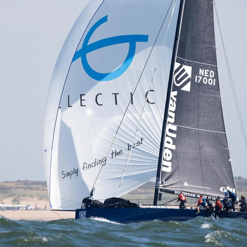 EclectiC sailing with guests